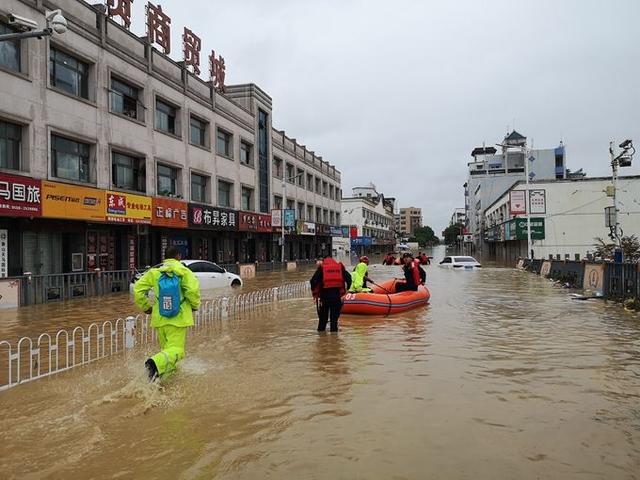警惕！中國氣象局連發三個預警，多地有大暴雨
